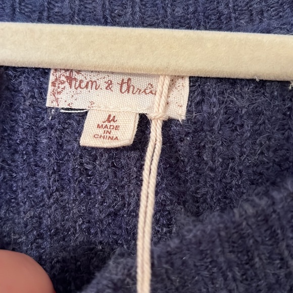 Color Block Sweater - Picture 3 of 3